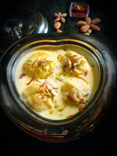 मैंगो कस्टर्ड बॉल रेसिपी मुख्य फोटो