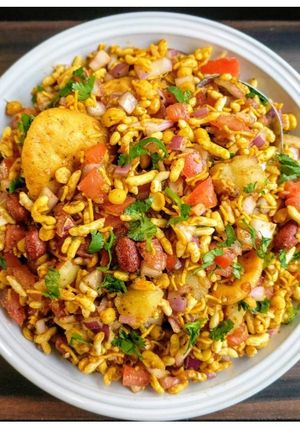 A picture of Mumbai Ki Masur Bhil Puri.