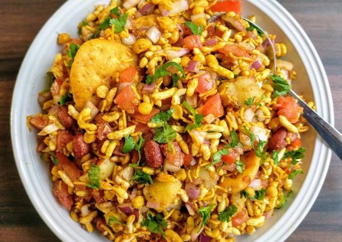 Mumbai Ki Masur Bhil Puri Recipe