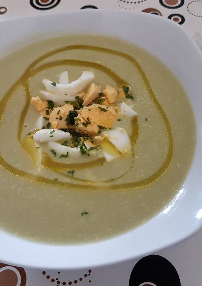 Una foto de Crema de coliflor y brócoli