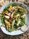 Ensalada de pollo con aderezo de curry