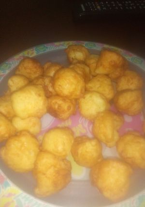 Una foto de Bolitas fritas de puré de papa