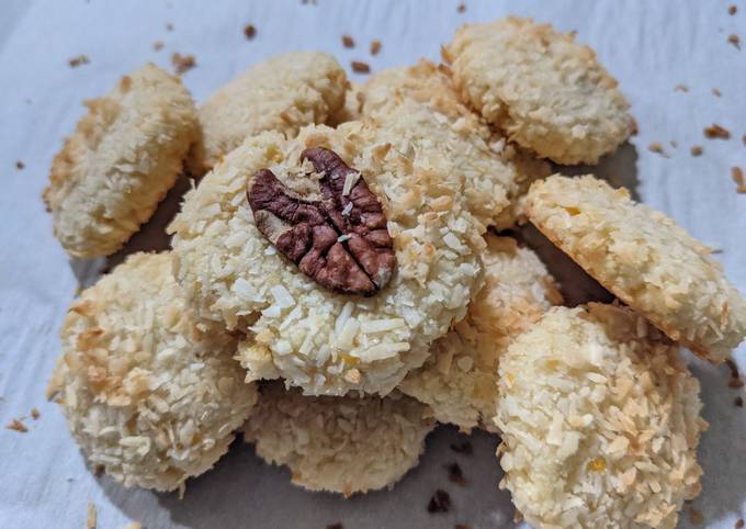 Almond macaroons