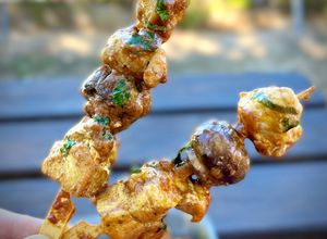 Foto principal de Brochetas de Pollo Satay y Champis