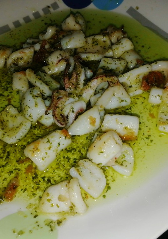 Una foto de Calamares al ajillo