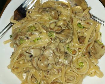 Fast Cooking Methods Broccoli and Mushroom Fettucine Alfredo Delicious and Healthy