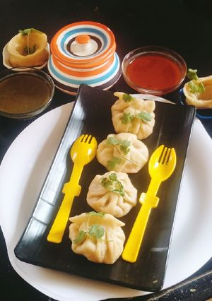 A picture of Veg Dumplings 😋😋 street style momos.