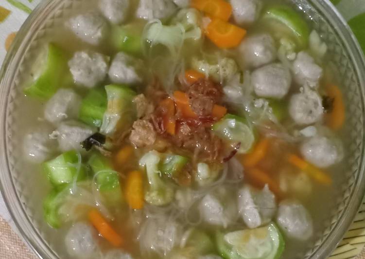Langkah Mudah untuk Menyiapkan Sop Oyong Bakso Lezat