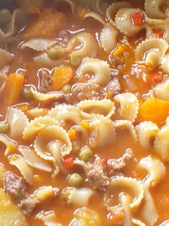 Una foto de Guiso de fideos con carne