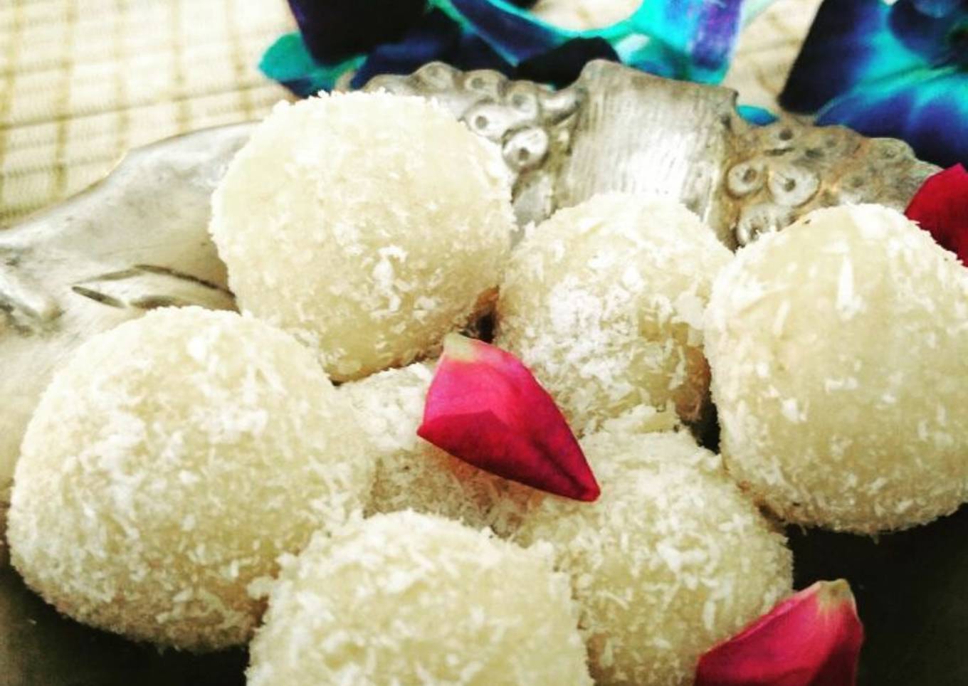 Coconut Laddoo