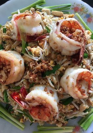 A picture of Pad Thai with Shrimp (Loaded with Toppings).