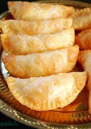 A picture of Holi special gujiya..