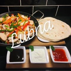 A picture of Chicken Fajitas:.