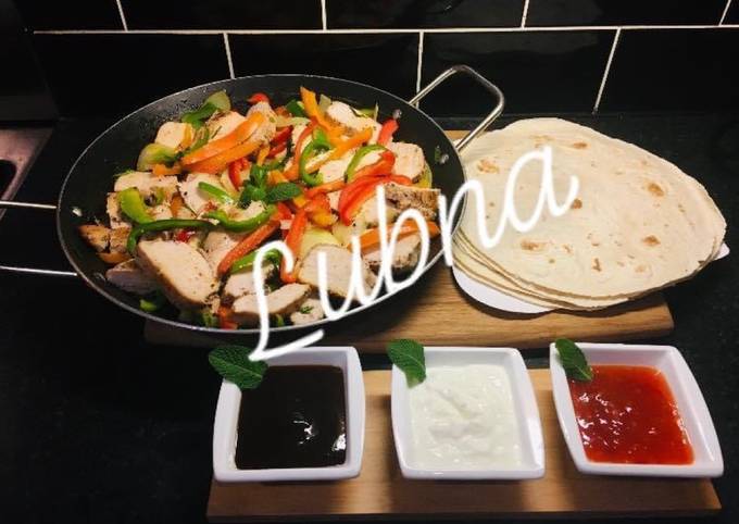 Simple Way to Make Speedy Chicken Fajitas: