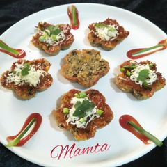 A picture of Cheezy potato muffins.
