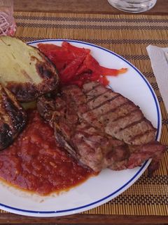Una foto de Salsa de sofrito para acompañar carne de cerdo