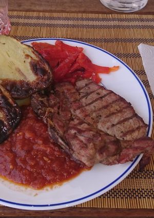 Una foto de Salsa de sofrito para acompañar carne de cerdo