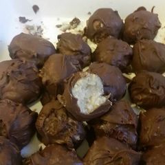 A picture of C&J's Reeces' Chocolate Balls.