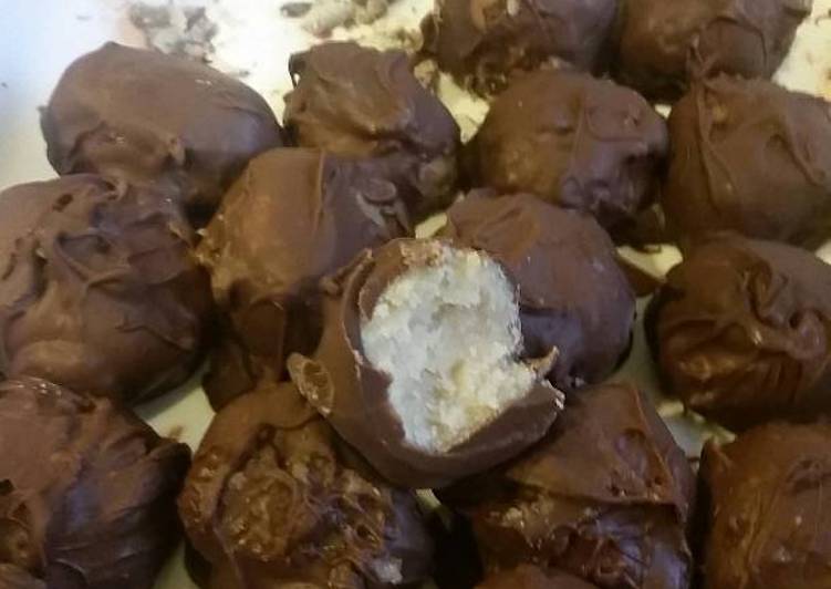How to Cook Delish C&J's Reeces' Chocolate Balls