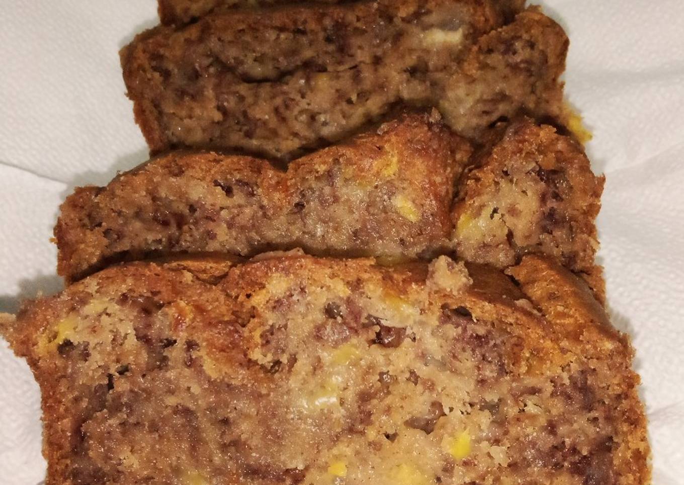 Easy (and Moist) Banana Cinammon Bread