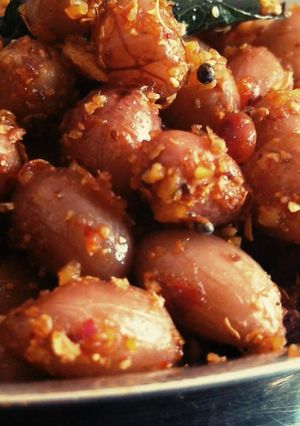 A picture of Nilakadalai Sundal / Boiled peanuts in freshly grounded spices.