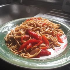 Spagetti with bell pepper A picture of Spagetti with bell pepper.
