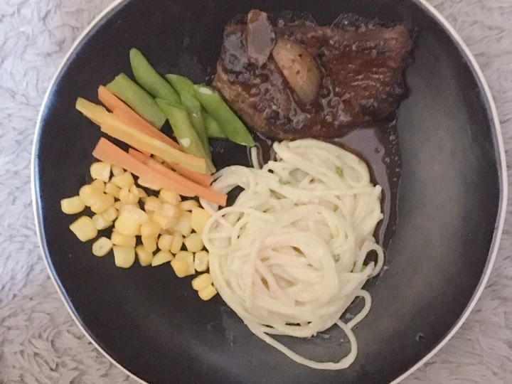 Langkah Gampang Membikin Resep 10. Steak beef blackpapper with spaghetti oglio olio yang Bisa Manjain Lidah Anti Ribet, Bisa Manjain Lidah