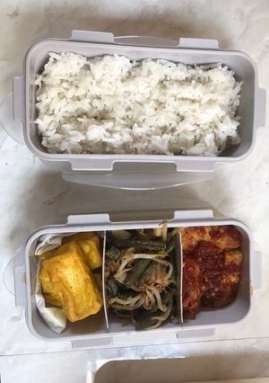 Foto resep #3 Menu Bekal Hari ini (Telur Gulung Balado, Tumis Kacang panjang n Tauge, Tahu Goreng)