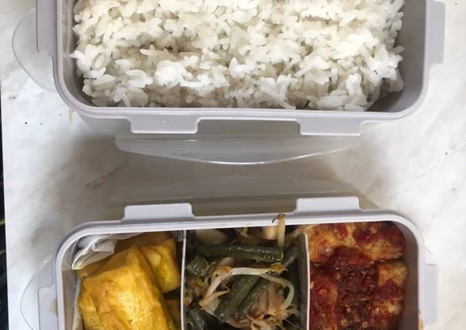 #3 Menu Bekal Hari ini (Telur Gulung Balado, Tumis Kacang panjang n Tauge, Tahu Goreng)