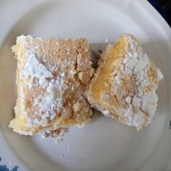 A picture of GF lemon bars.
