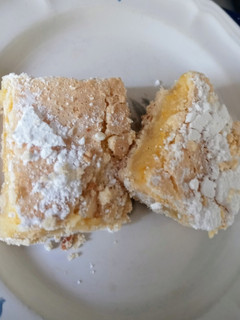 A picture of GF lemon bars.