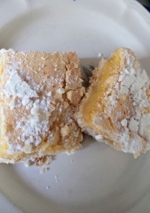 A picture of GF lemon bars.