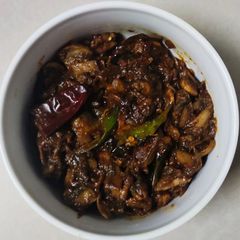 A picture of Chettinad mushroom fry.