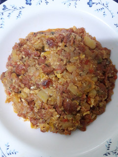 Una foto de Revuelto de picadillo de chorizo con patata y pimiento