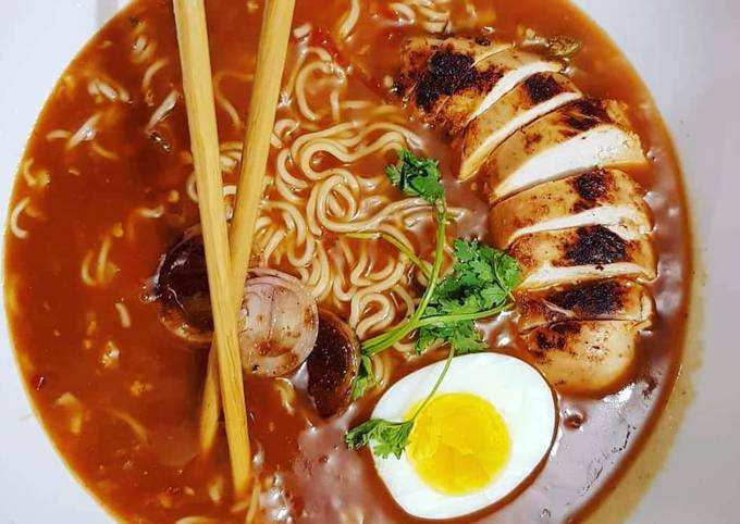 Step-by-Step Guide to Prepare Award-winning Easy Chicken Ramen 🍜