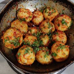 A picture of Garlic Potatoes.