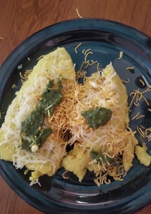 ચીઝ લોચો (Cheese Locho Recipe In Gujarati) રેસીપી મુખ્ય ફોટો