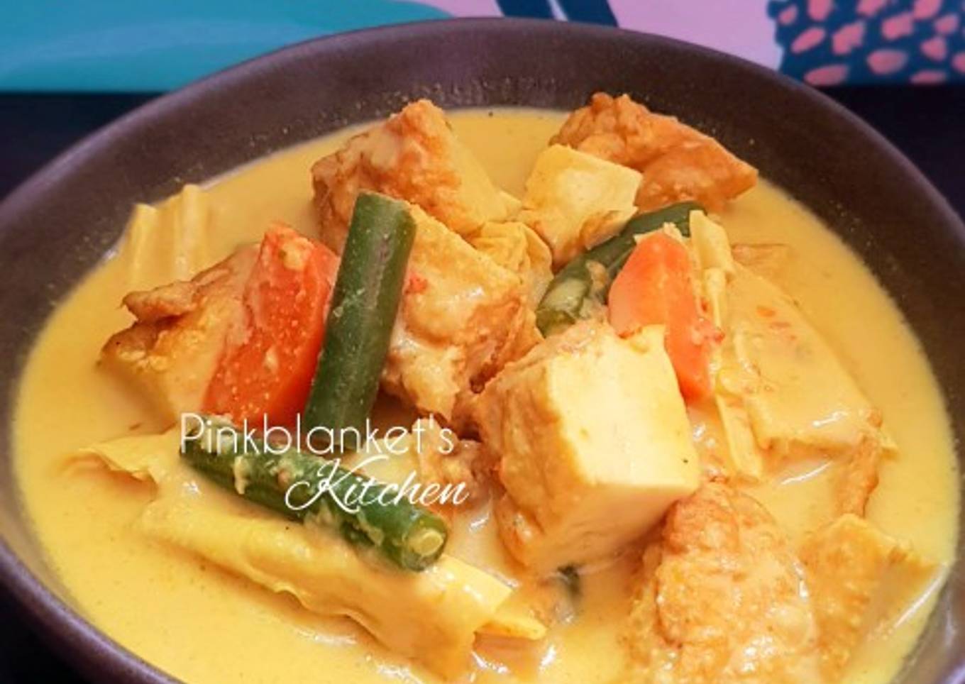 Tofu and Veggies in Yellow Curry