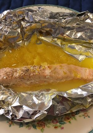 Una foto de Salmón empapelado a la naranja