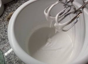 Una foto de Baño blanco glaceado