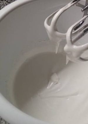 Una foto de Baño blanco glaceado