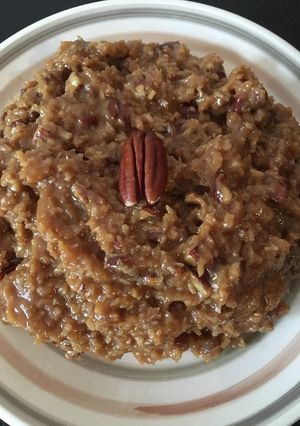 A picture of Vegan German pecan frosting.