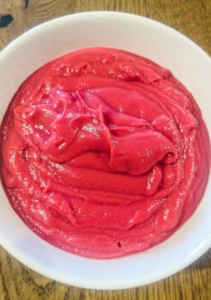 Une photo de Houmous betteraves
