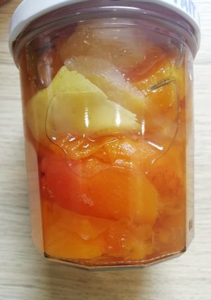Une photo de Abricots au thé et zeste de citron en conserve