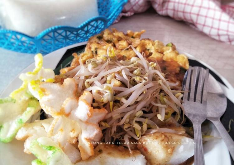 Lontong tahu telur saus kacang