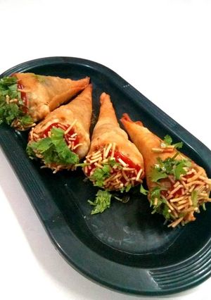 A picture of Samosa Cone.