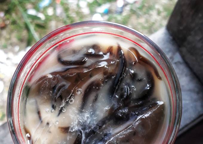 Bagaimana Menyiapkan Es Cappucino Cincau Anti Gagal