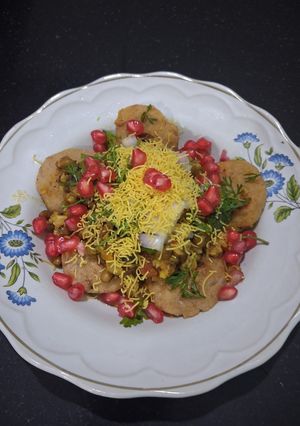 A picture of Upma tikki healthy chaat.