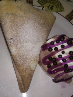 Foto resep Crepes with vanilla chocolate ice cream