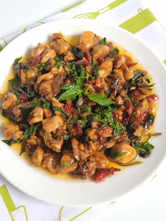Foto resep Pad Kra Pao Gai ผัดกระเพราไก่ / Thai Chicken Basil